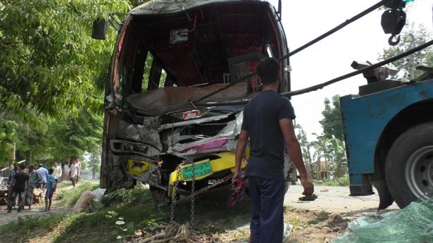 20.04.19-Manikgonj accident Photo