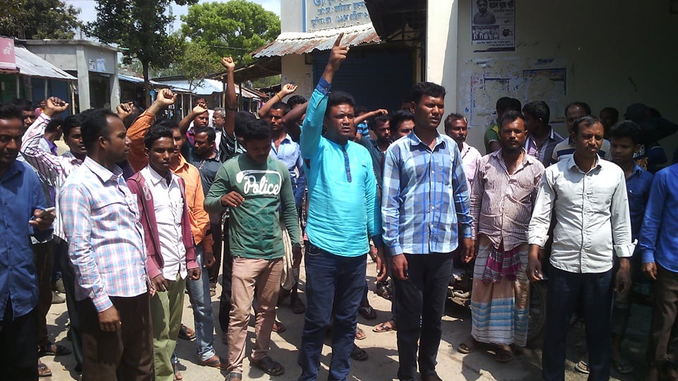 PHOTO-1 বড়পুকুরিয়া তাপবিদ্যুৎ কেন্দ্রে সংর্ঘষে আহত, প্রতিবাদে শ্রমিকদের বিক্ষোভ