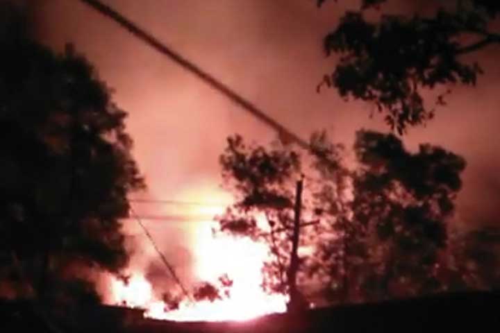 কুমিল্লা ইপিজেডে ভয়াবহ আগুন