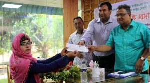 received_349602405672645