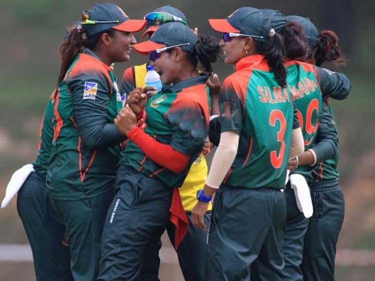 Semi-women-0409-750x563