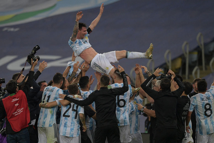 শিরোপার স্বাদ পেলো মেসি